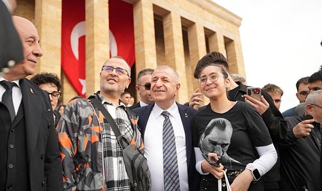 Zafer Partisi Genel Başkanı Özdağ, genel başkan yardımcıları, genel idare