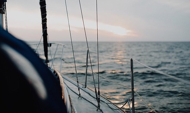 Kıyı Emniyeti Genel Müdürlüğü’nden (KEGM) yapılan açıklamada, Yenikapı açıklarında makine arızası