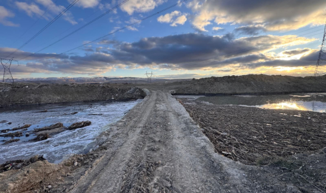 Afyonkarahisar’da bulunan Eber Gölü, fabrika ve kanalizasyon atıkları nedeniyle büyük