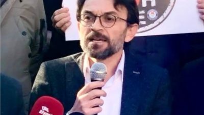 Kelimelerin tükendiği, hangi cümleyi kursak acımızı dindirmeye yetmeyeceği bir anı