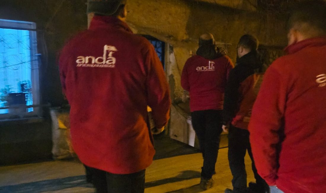 ANDA Derneği Yardımlarını İlçelere Taşıdı:   Çay’da İhtiyaç Sahiplerine Koliler UlaştırıldıAFYONKARAHİSAR