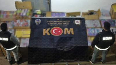 Emniyet Müdürlüğü ekiplerinin kaçakçılıkla mücadele kapsamında gerçekleştirdiği çalışmada, durumundan şüphelenilen