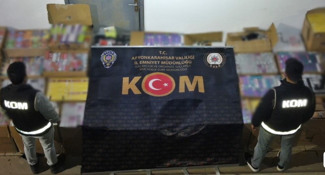 Emniyet Müdürlüğü ekiplerinin kaçakçılıkla mücadele kapsamında gerçekleştirdiği çalışmada, durumundan şüphelenilen