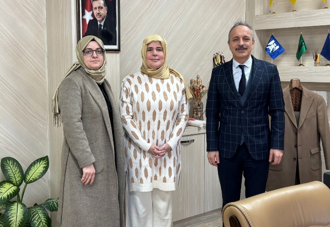 Kadınanalar Kültür Derneği’nden Halk Eğitimi Merkezi’ne Ziyaret Kadınanalar Kültür Derneği