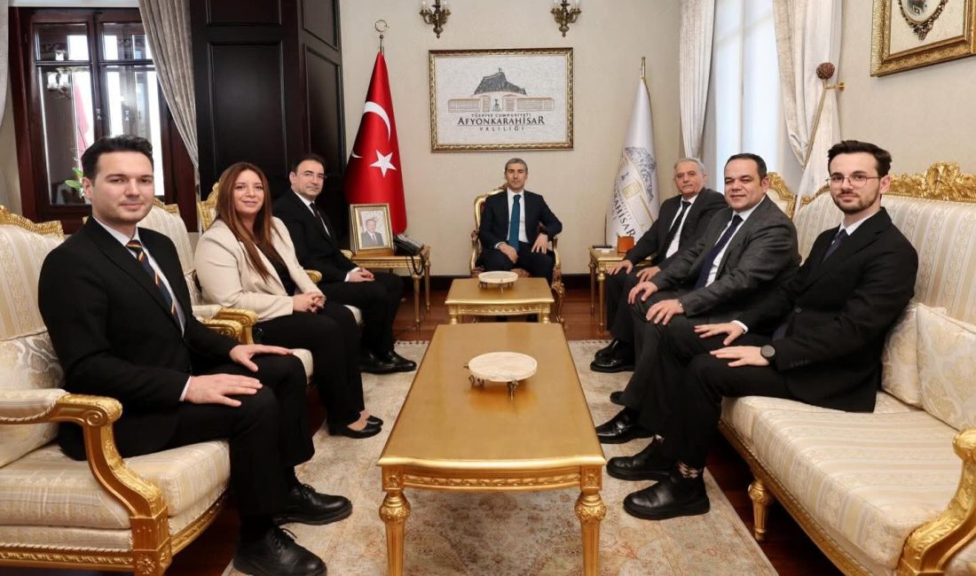 TV3 yöneticileri, Afyonkarahisar Valisi Dr. Naci Aktaş’a hayırlı olsun ziyaretinde