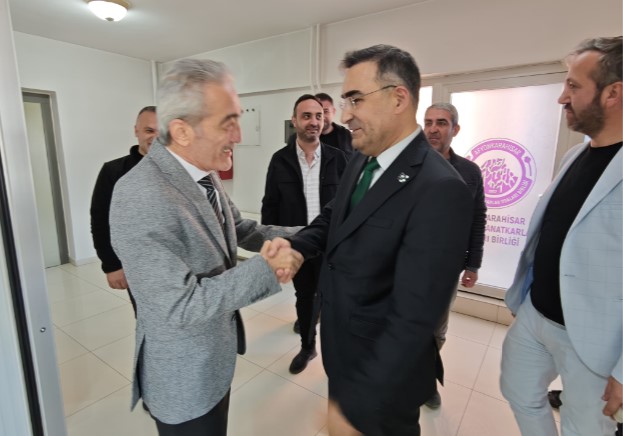   AK Parti Afyonkarahisar Milletvekili Dr. Hasan Arslan, kentte esnaf