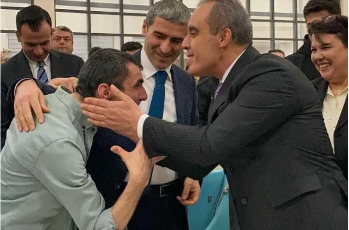   Afyonkarahisar İl Emniyet Müdürlüğü’nde düzenlenen iftar programında il protokolü,