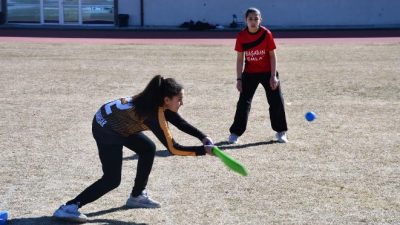   Okul Sporları Küçük Kızlar Kriket Müsabakaları Kocatepe Spor Kompleksi