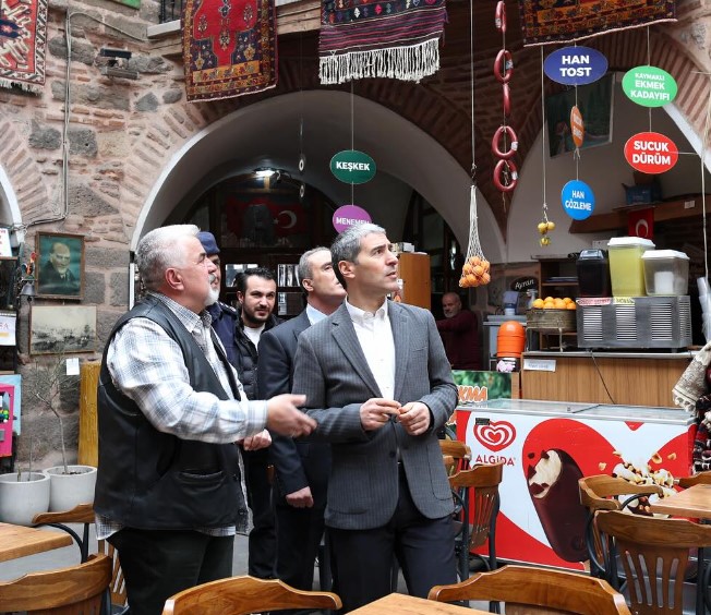   Afyonkarahisar Valisi Dr. Naci Aktaş, kentin eski yerleşim alanlarından