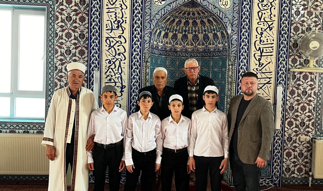 AFYONKARAHİSAR – Afyonkarahisar’ın Nazmi Saatçi Mahallesi Muhtarı Hasan Sezgin, Ramazan