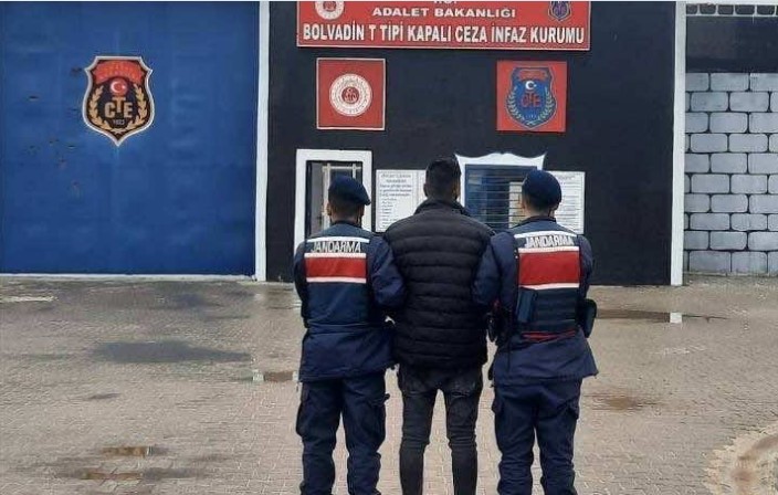 17 Yıl Hapis Cezası Bulunan Şahıs Çay’da Yakalandı Afyonkarahisar İl Jandarma Komutanlığınca, Çay ilçesinde aranan şahısların tespiti ve