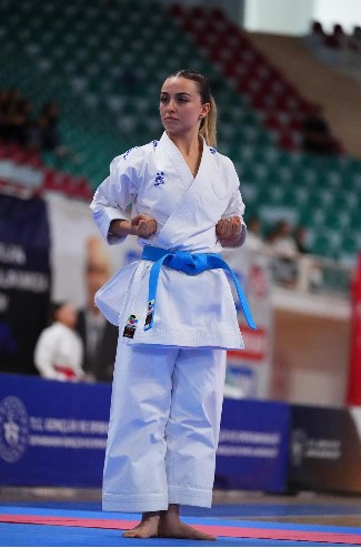 Afyon Belediye Yüntaş Spor Kulübü sporcuları Hayrulnisa Çiğirdik ve Esra