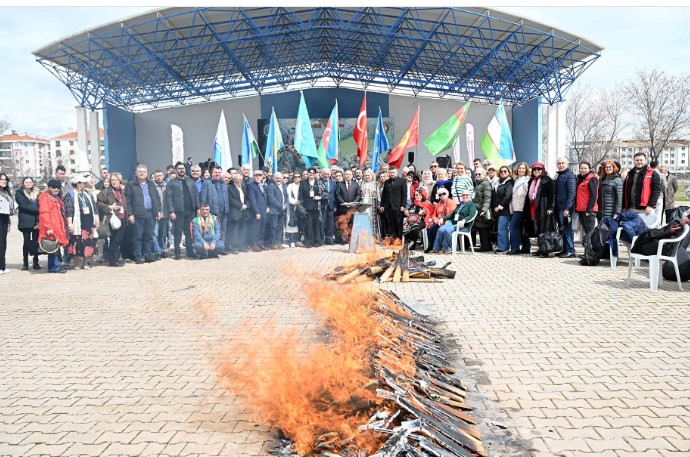“Türk bayrakları aslında birdir ve tek bir bayrağı temsil eder”
