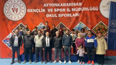 Okul Sporları faaliyetleri kapsamında Kocatepe Spor Kompleksinde düzenlenen Yıldızlar Volo