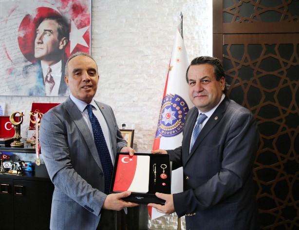 Afyonkarahisar’da medya ve emniyet teşkilatı arasında önemli bir ziyaret gerçekleşti.