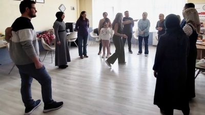 Koda Emirdağ Öğretmen Topluluğu’nda ‘Yaratıcı Drama’ eğitimi gerçekleştirildi. Köy Okulları