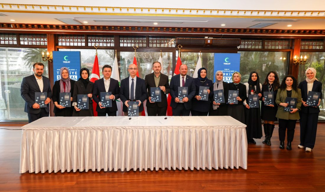 SOSYAL MEDYA HEM BAĞIMLILIK OLUŞTURUYOR HEM DİĞER BAĞIMLILIKLARA ZEMİN HAZIRLIYOR” YEŞİLAY’DAN UYARI: “SOSYAL MEDYA HEM BAĞIMLILIK OLUŞTURUYOR HEM DİĞER BAĞIMLILIKLARA