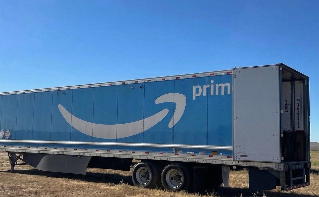 ABD’de 1 Milyon Dolarlık LEGO Yüklü Kamyon Çalındı, 3 Kişi Yakalandı Kamuoyunda büyük yankı uyandıran bu haberde, Milyon Dolarlık LEGO Avı