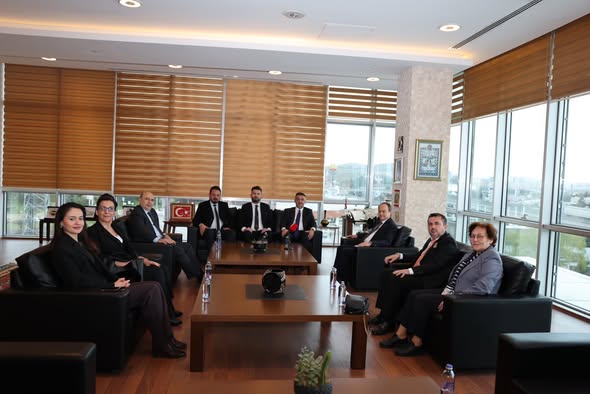 Tüm gözlerin çevrildiği bu gelişmede, İş Dünyası Temsilcileri Bir Araya