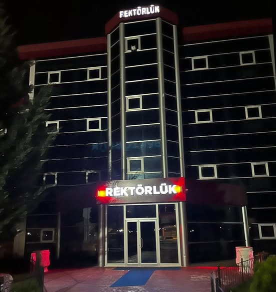 Tüm gözlerin çevrildiği bu gelişmede, Afyonkarahisar Sağlık Bilimleri Üniversitesi (AFSÜ),