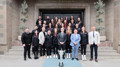 Tüm gözlerin çevrildiği bu gelişmede, Afyon Belediye Yüntaş, Vali’yi Şampiyonluk