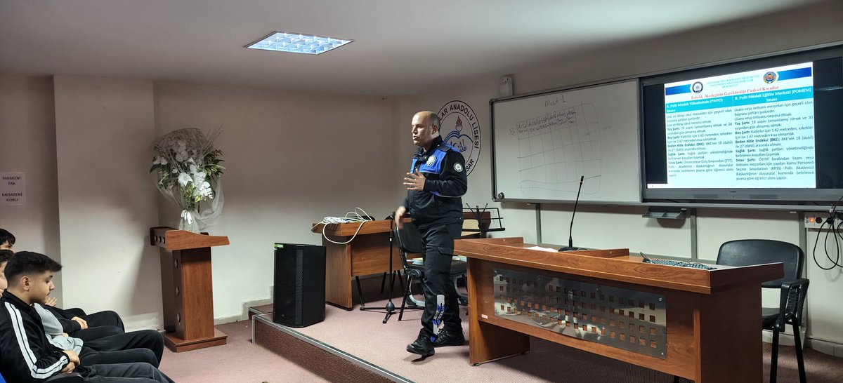 Yapılan açıklamalar doğrultusunda, Öğrencilere Güvenlik Eğitimi Afyonkarahisar Emniyet Müdürlüğü ekipleri,