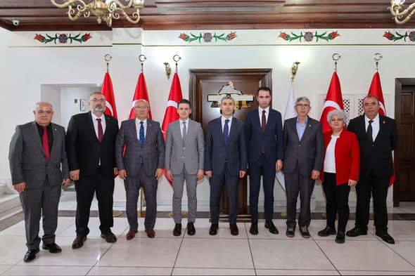 Afyonkarahisar Valisi Dr. Naci Aktaş’a Dazkırı’dan Ziyaret Yapılan açıklamalar doğrultusunda, Protokol ziyareti gerçekleştirildi Afyonkarahisar Valisi Dr. Naci