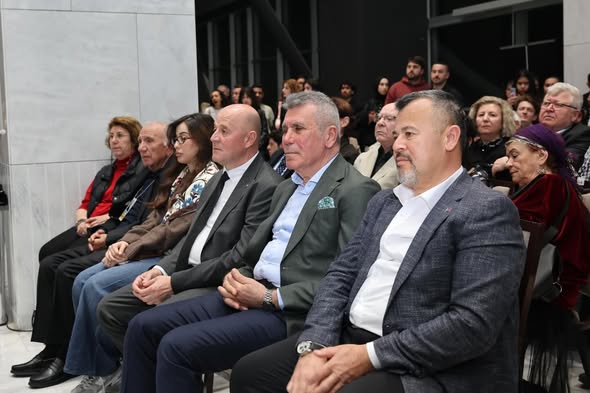 Kamuoyunda büyük yankı uyandıran bu haberde, Çeyrek asırlık sanat buluşması