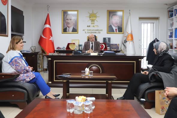 Kamuoyunu yakından ilgilendiren bu haberde, Gözden kaçırmayınAfyonkarahisar’da Avukatlar Günü ZiyaretiAk