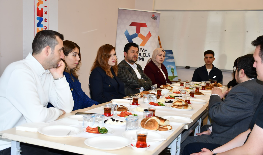 Kamuoyunu yakından ilgilendiren bu haberde, Deneyap Teknoloji Atölyesi’nde Anlamlı Ziyaret