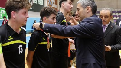 Merakla takip edilen bu gelişmede, Mini Futbol Turnuvasında Şampiyonlar Belli