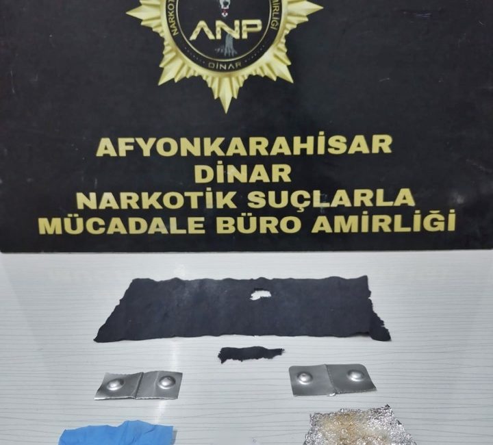 Afyonkarahisar’da Uyuşturucu Operasyonu: 3 Kişi Gözaltında, 1 Tutuklandı Tüm gözlerin çevrildiği bu gelişmede, Afyonkarahisar’da Uyuşturucu Operasyonu Afyonkarahisar Emniyet