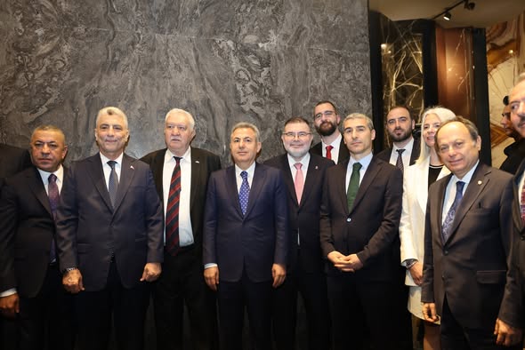 Kamuoyunu yakından ilgilendiren bu haberde, Afyonkarahisar Mermer Sektörü İzmir’de Gururlandırdı.