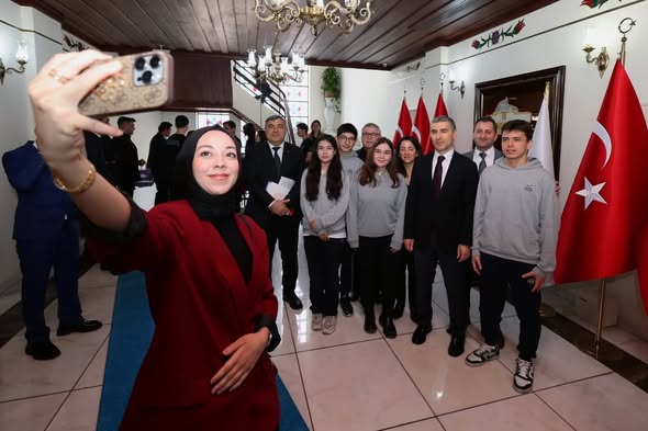 Gündeme gelen son gelişmelere göre, Afyonkarahisar Valisi Dr. Naci Aktaş,