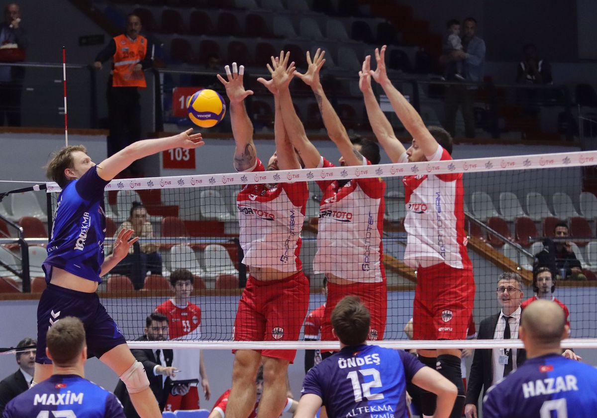 Tüm gözlerin çevrildiği bu gelişmede, İstanbul Gençlik’ten Kritik Galibiyet SMS