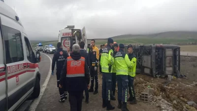 Kamuoyunda büyük yankı uyandıran bu haberde, Trafik Kazasında 20 Kişi