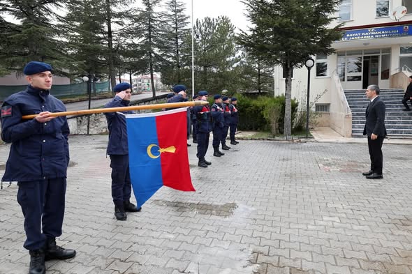Merakla takip edilen bu gelişmede, Vali Aktaş’tan Bayat Jandarma’ya Ziyaret