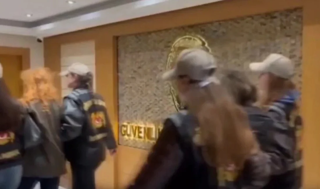 Beşiktaş Saldırısı Akabindesı Polisle Alay Eden Paylaşım: 1 Kişi Tutuklandı Gündeme gelen son gelişmelere göre, Beşiktaş Saldırısı Sonrası Polisle Alay