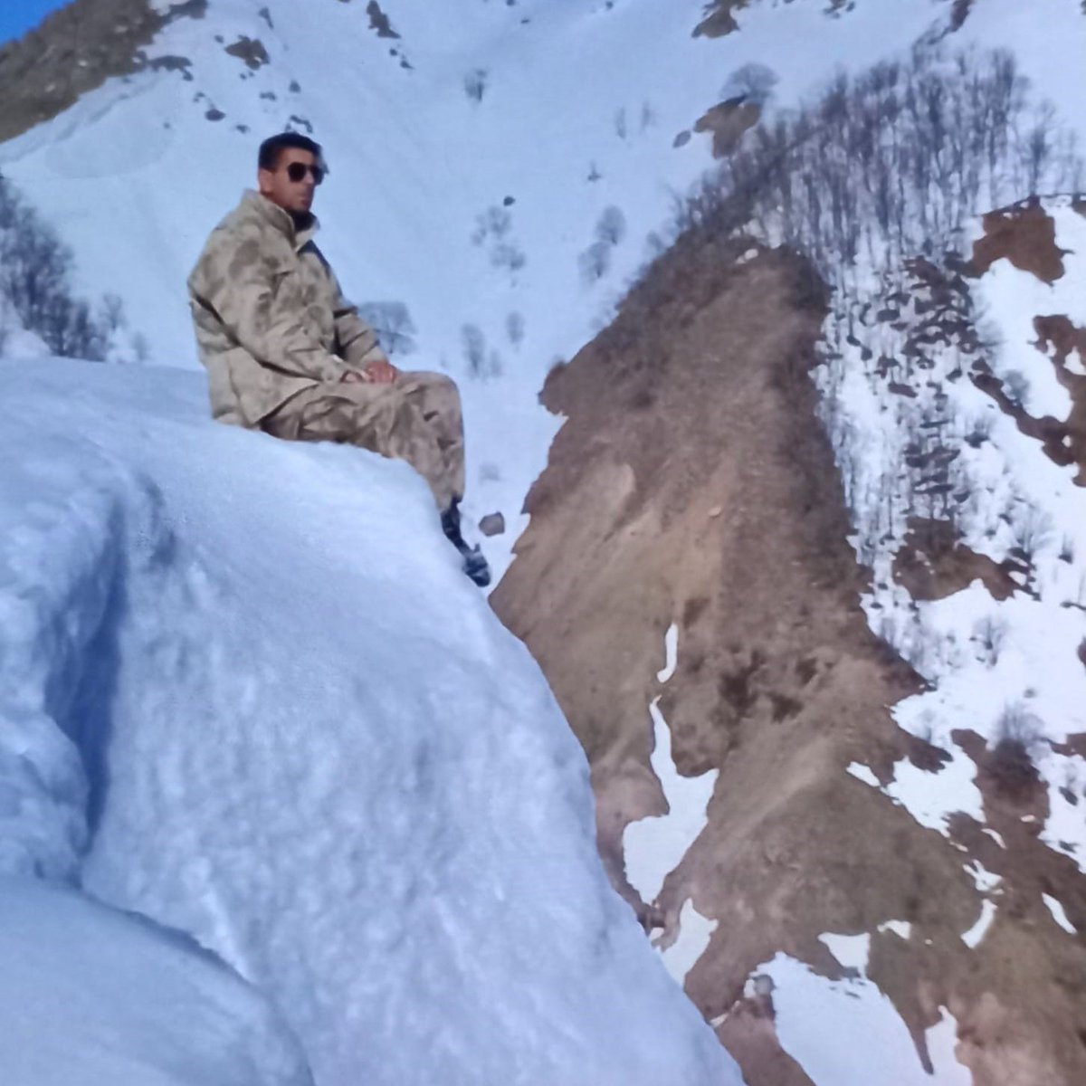 Kamuoyunda büyük yankı uyandıran bu haberde, Oturduğu buz kütlesi kırıldı,