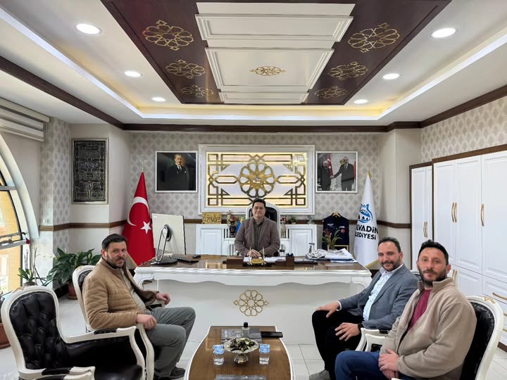 Bolvadin’de Aynacı Ziyareti: Başkan Misafirlerine Teşekkür Etti Gündeme gelen son gelişmelere göre, Gözden kaçırmayınUraloğlu Emirdağ’da Yolu AçıyorBolvadin