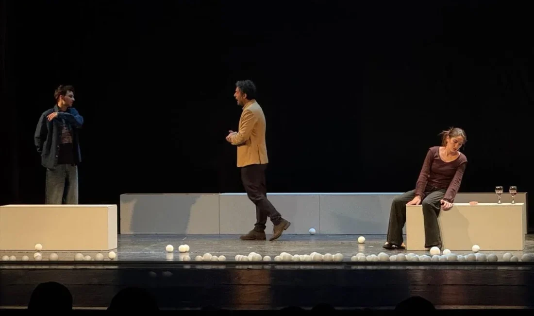 Bursa’da Uluslararası Festivalde ‘Oğul’ Oyunu Sahnelendi Merakla takip edilen bu gelişmede, Bursa’da Balkan Festivali Kapsamında ‘Oğul’