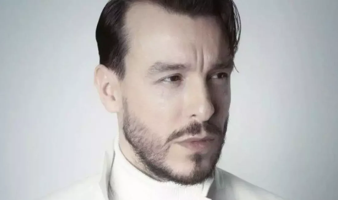 Son dakika bilgilerine göre, Ünlü şarkıcı Cem Adrian, İstanbul Cumhuriyet