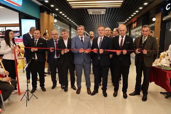 Merakla takip edilen bu gelişmede, Afyonkarahisar’ın Dinar ilçesinde, Belediye Başkanı