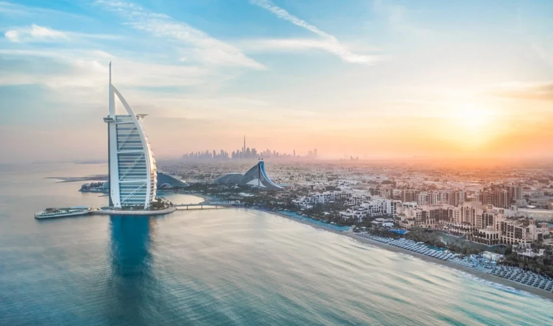 Dubai’nin İkonik Burj Al Arab Oteli 18 Aylık Restorasyon İçin Kapanıyor Kamuoyunda büyük yankı uyandıran bu haberde, 25 Yıllık Simge Yapıda