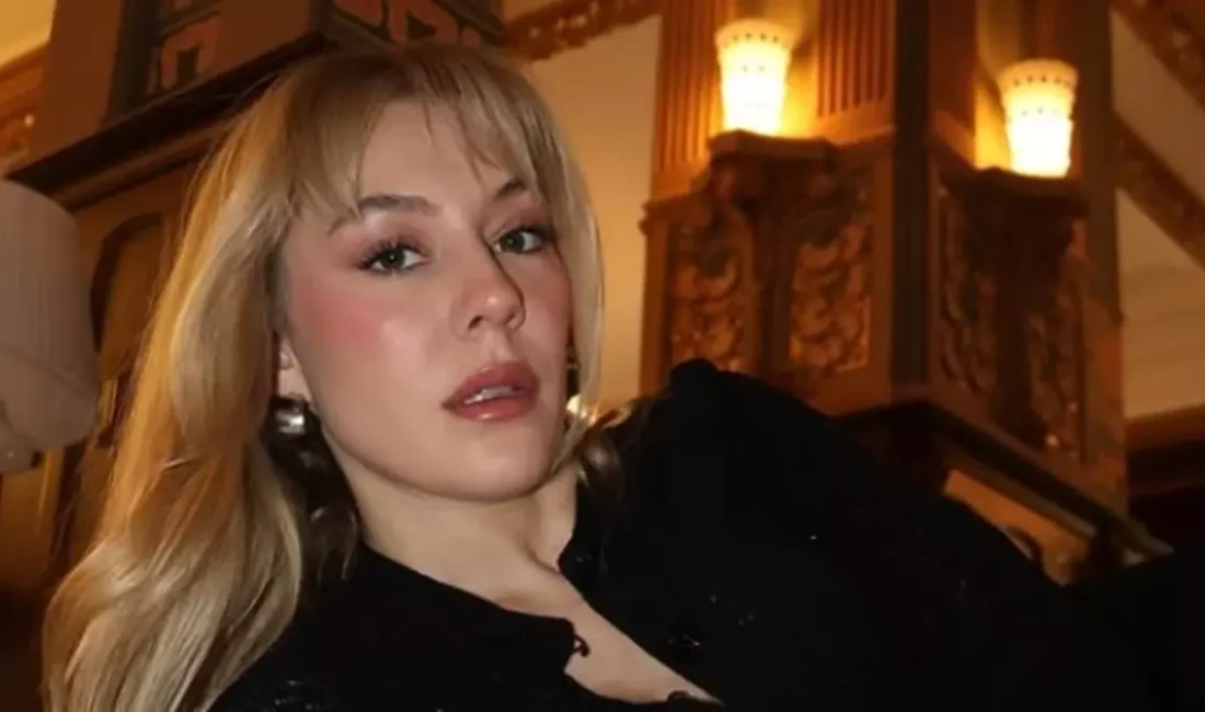 Ege Kökenli, Kızıyla Bahçe Keyfi Yaptı | Ünlülerden Yoğun Beğeni Tüm gözlerin çevrildiği bu gelişmede, Ege Kökenli’nin Annelik Mutluluğu Sosyal