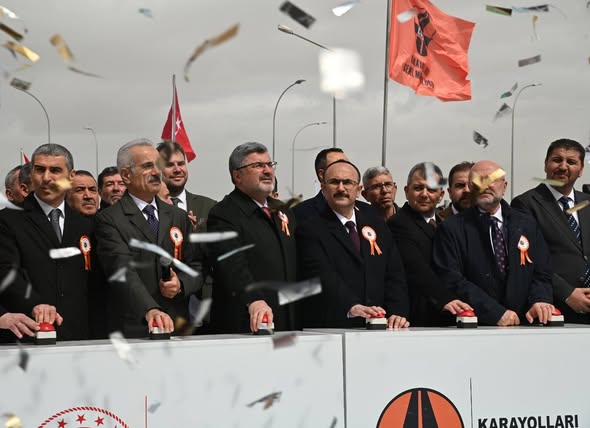 Merakla takip edilen bu gelişmede, Emirdağ’da Ulaşımda Dev Adım Afyonkarahisar’ın