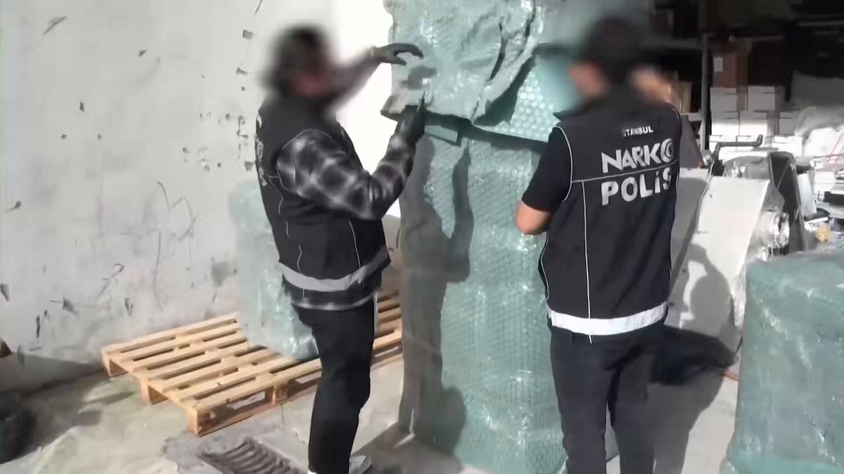 Gündeme gelen son gelişmelere göre, Esenyurt’ta düzenlenen operasyonda, kargo gönderisi