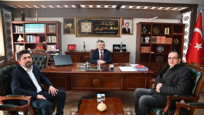 Eskişehir Olay Gazetesi’nden Emirdağ Belediye Başkanı’na Ziyaret Merakla takip edilen bu gelişmede, Gözden kaçırmayınEmirdağ’da Gönül Belediyeciliği: Aşevi