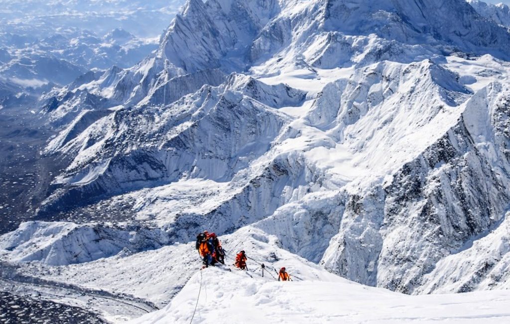 Yapılan açıklamalar doğrultusunda, Nepal polisinin yürüttüğü kapsamlı soruşturma, Everest Dağı