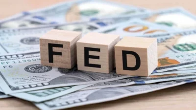 Yetkili kaynaklardan gelen bilgilere göre, Fed Tutanakları İki Senaryoyu Birden